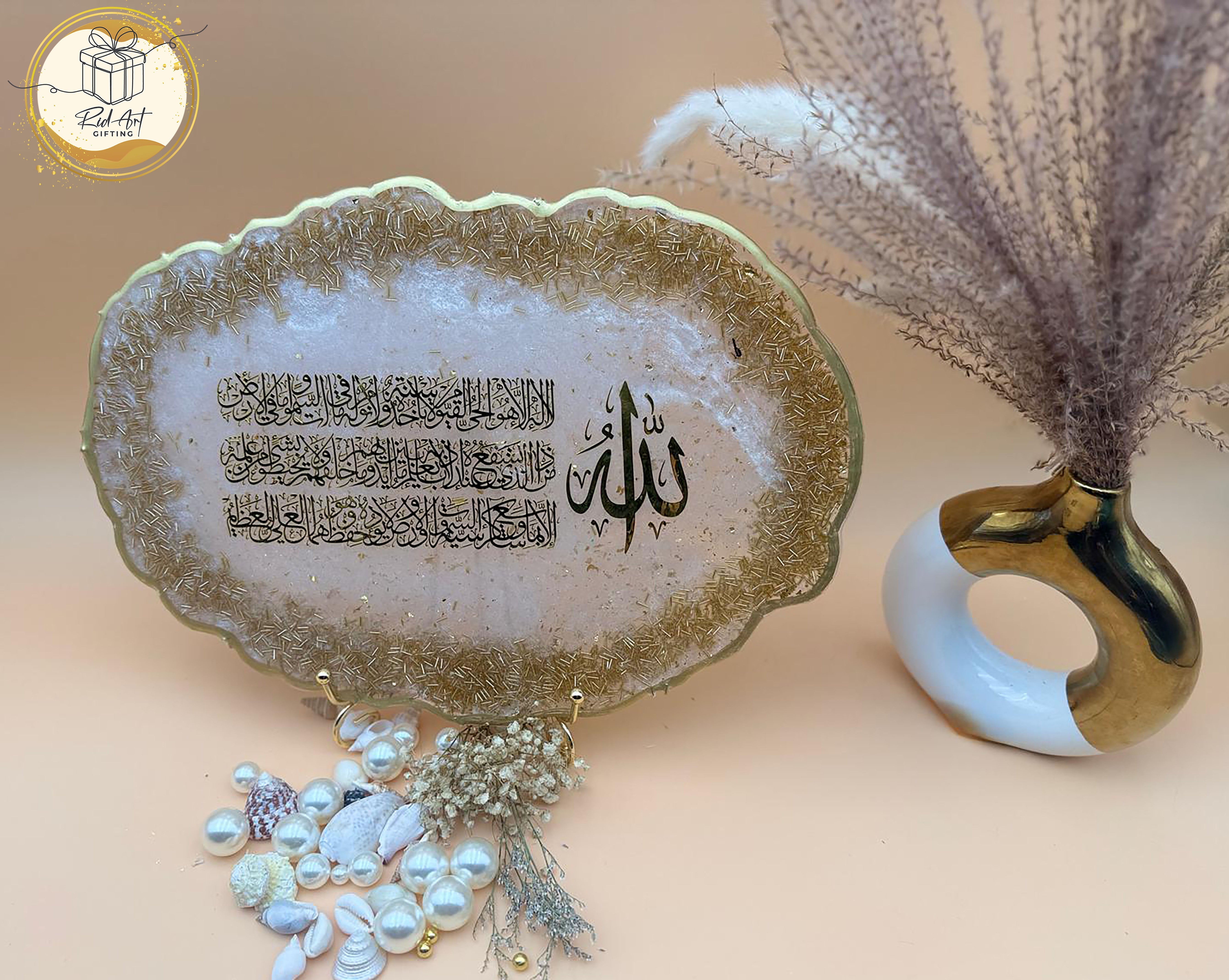 13-Inch Oval Resin Plaque - Handcrafted Décor