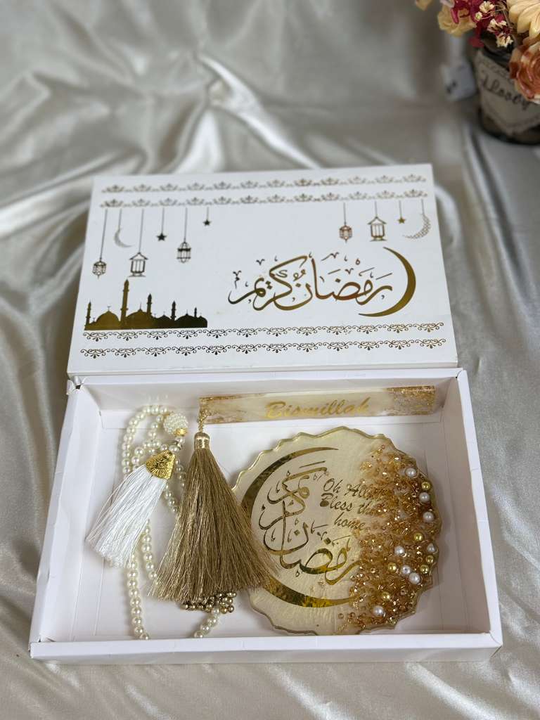 Ramadan Premium Gift Box – Plaque, Tasbeeh & Islamic Accessories Set