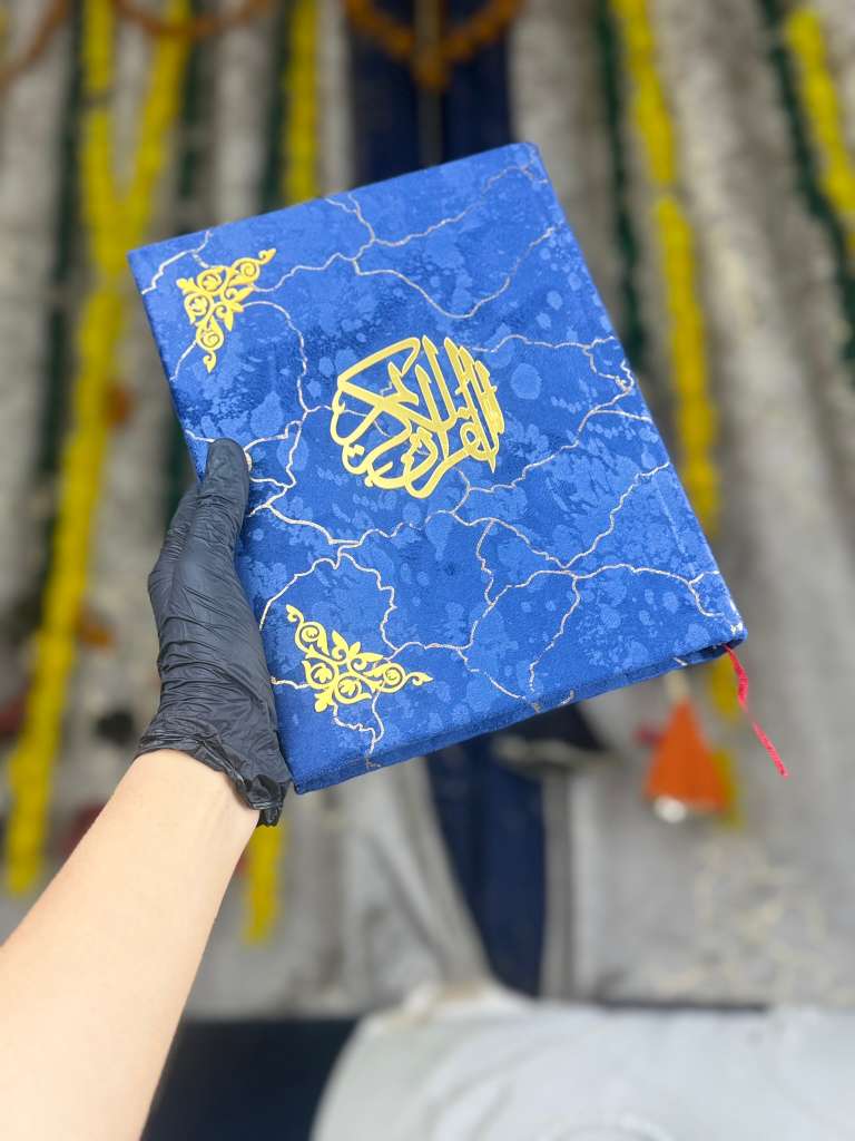 Velvet Quran Gift Set – Quran & Stand
