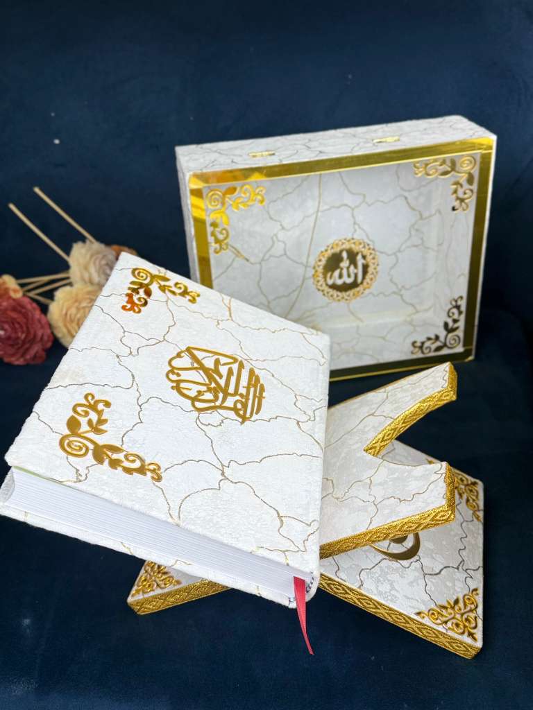 Velvet Quran Gift Set – Quran & Stand