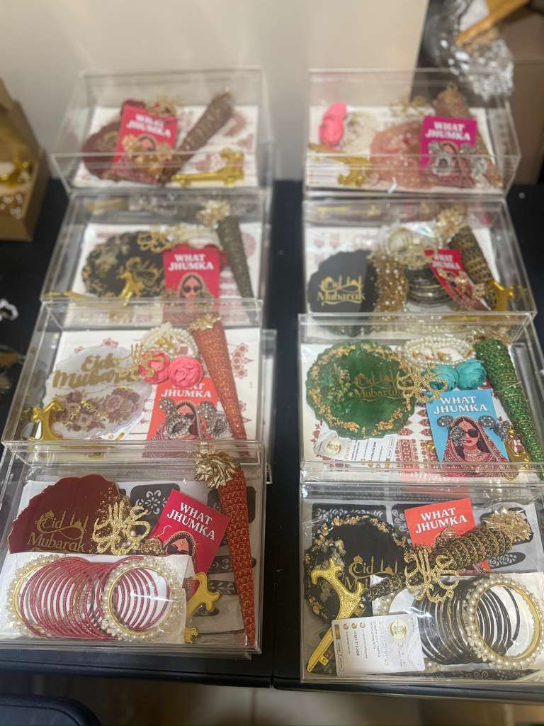 Eid Celebration Gift Box – Plaque, Jewelry & Mehendi Set